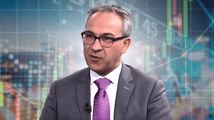 Mike Vinokur's Investment Playbook: Top Stocks for Outperforming the 2024 Market