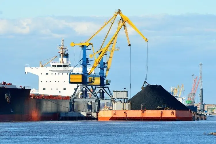 Shipping company under pressure to ship coal