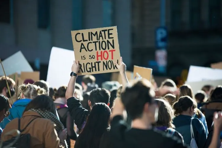Rally against Australia's climate policy