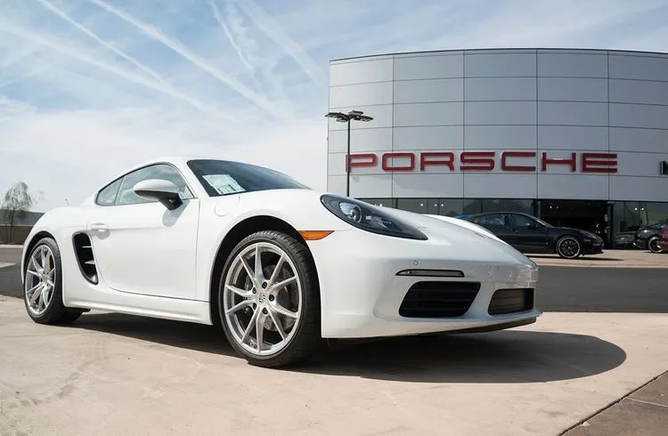 Porsche celebrates successful year 2022