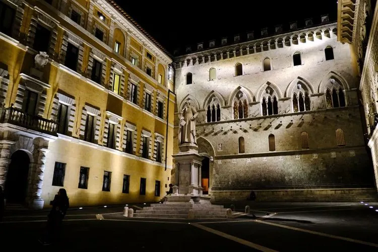 Italy and UniCredit break off talks to sell Monte dei Paschi