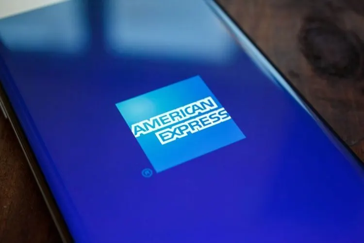 American Express integrates an instant PayPal option into its credit cards