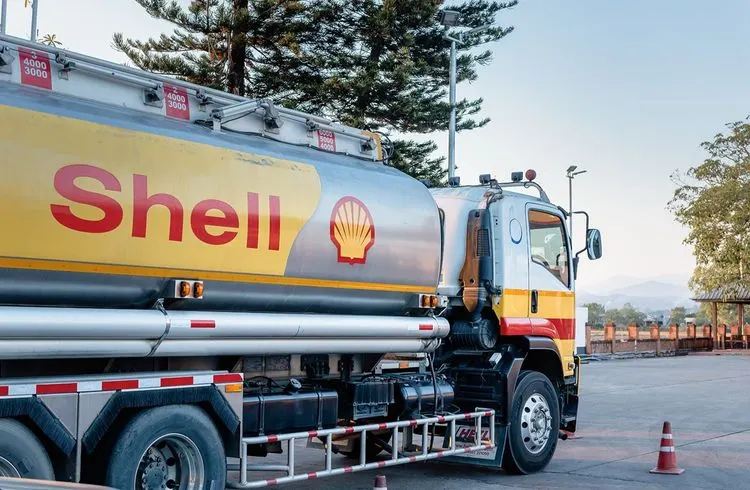 Shell halts biofuel projects in Singapore