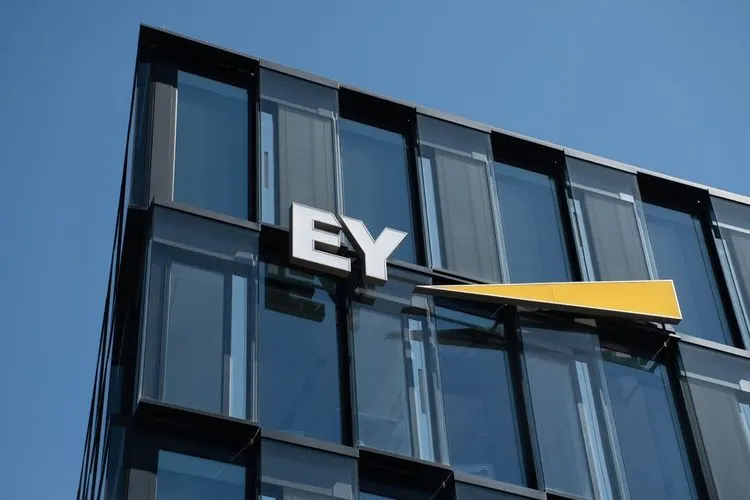 EY plans global spin-off of auditing