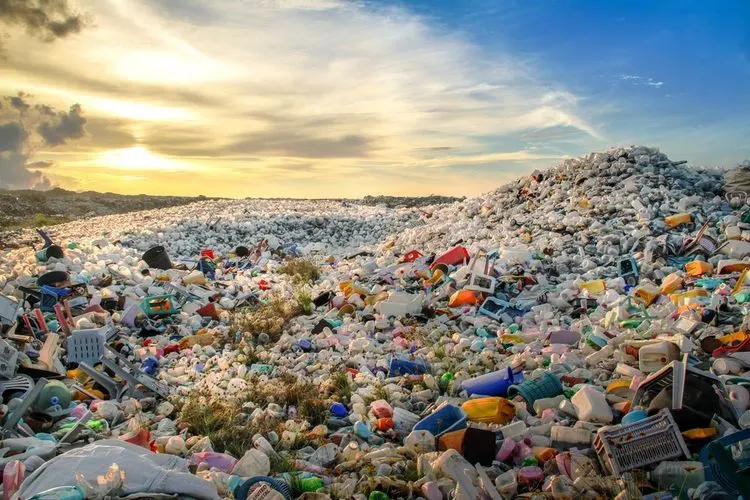 Reduction in plastics production under consideration
