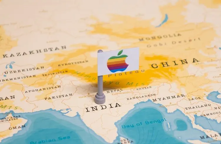 Apple opens first store in India