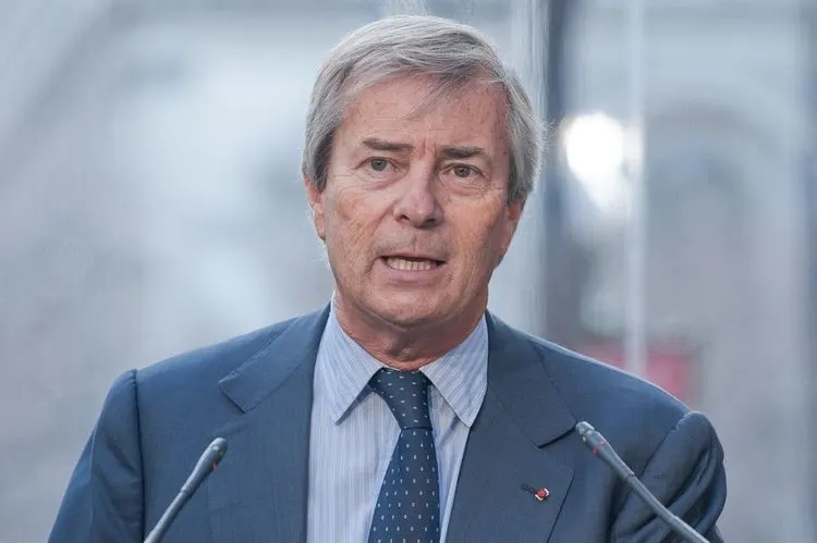 French tycoon faces major music deal