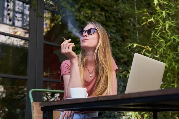 Cannabis use at universities increases with decreasing alcohol consumption