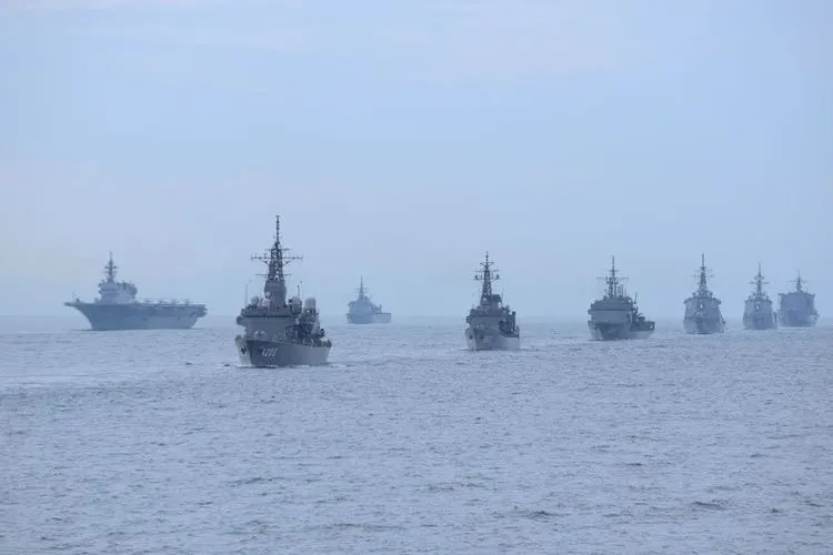Russian and Chinese warships conduct their first joint patrols in the Pacific