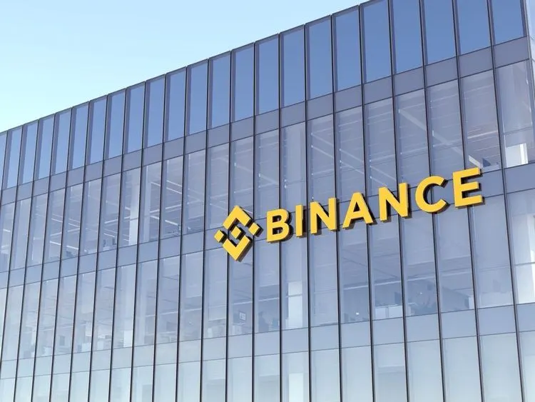 Binance buys Voyager Digital