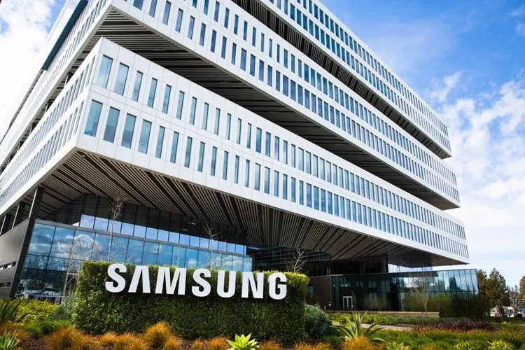 Samsung merges mobile phone and consumer electronics divisions
