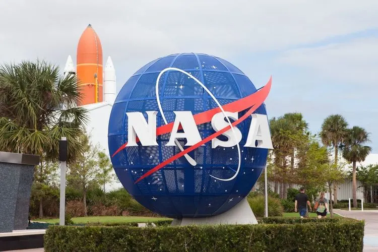 Biden budget boosts NASA plans for moon landing